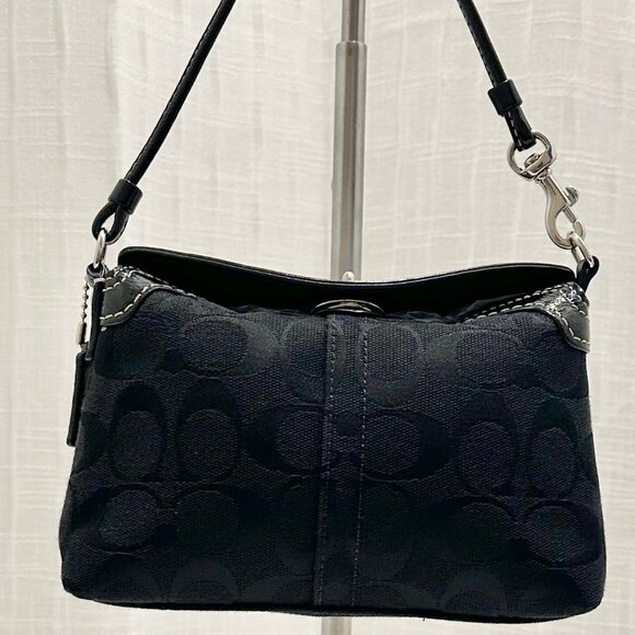 COACH Chelsea Signature Jacquard & Patent Leather Turnlock Wristlet Black 40809 - Picture 5 of 16